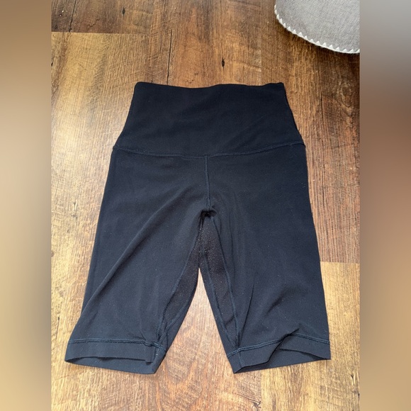 Lululemon Bike Shorts 6 - Picture 2 of 3